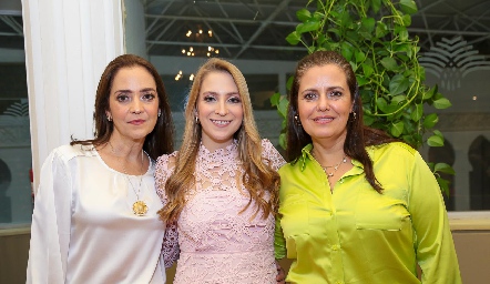  Graciela López, Ale Álvarez y Begoña López.