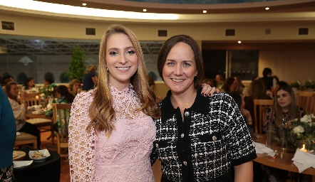  Ale Álvarez y Elizabeth Martínez.