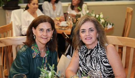  Luchi Castelo y Adriana Carrera.