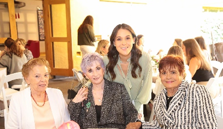  Güera Del Valle, Verónica Martínez, Carmelita Del Valle y Chata Mancilla.