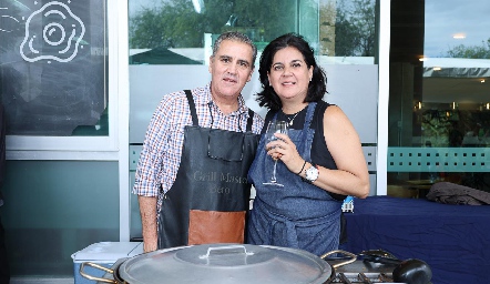  Eduardo Gómez y Cynthia Sánchez.