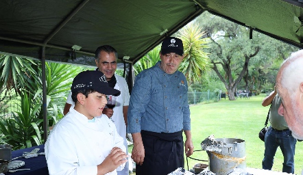  Alejandro Espinosa e hijo, Paella Los Toneles.