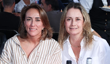  Sandra Salgado y Gaby Artolózaga.