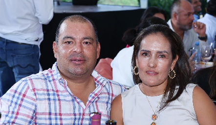  Oscar González y Rocío López.