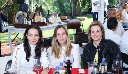  Adriana Revuelta, Alejandra Pérez y Graciela Hernández.