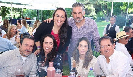  Tocho de la Rosa, Ximena Burberg, July Garelli, Rodrigo Veytia, Gaby Lara y Jorge Acebo.