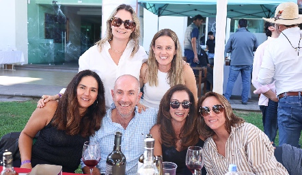 Gaby Artolózaga, Romina Madrazo, Ana Paula Valdéz, Juan Carlos Nieto, Janice Díaz y Sandra Salgado.