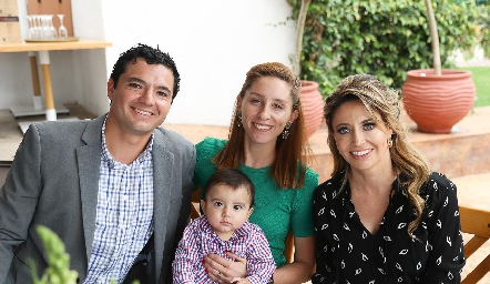  Alejandro Paredes, Paulo Torrescano, Eugenia Muriel y Marilú Paredes.