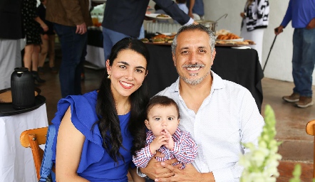 Silvana Escobedo, Paulo Torrescano y Jorge Torrescano.