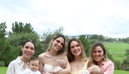  Michell Cano, Álvaro Gómez, Ingrid Nito, Franco González, Anasty Cano, Bruno González y Joselyn Cano.