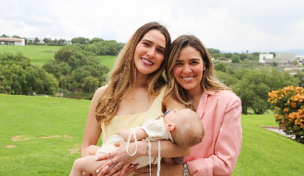  Ana Astrid, Bruno González y Joselin.
