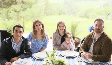  Antonio Sandoval, Bertha Flores, María Eugenia Hunter, María Pía y Baltazar.