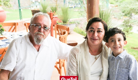  Alonso García, Esther de Rivera y Carlos Rivera.