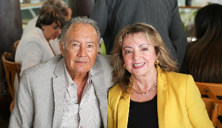  Manuel Paredes y Marilú González.
