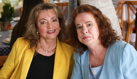  Marilú González y Lourdes González.
