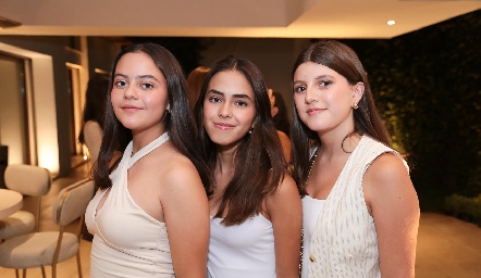  Alexa Miranda, Loretta Castanedo y Manuela Zambrano.