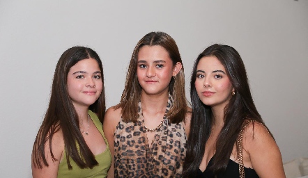  Regina Mercado, Vale Fernández y Loretta Galván.