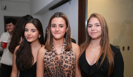  Loretta Galván, Vale Fernández y Mich Heinze.