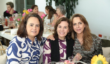  Coco Leos, Montserrat Clapera y Cecilia de la Torre.