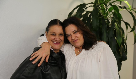  Carmen Herrera y Zenaida Lapuente.