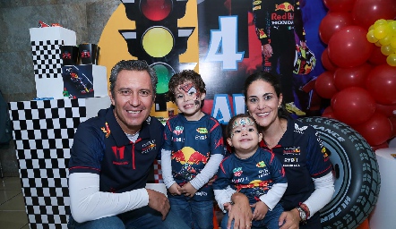  Alejandro Mejía, Alejandro Mejía, Ana Lucía Mejía y Mariana González.