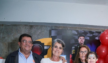  Benito González, Ana Laura Azcárraga, Silvia Tello, Ana Lucía y Alejandro Mejía.
