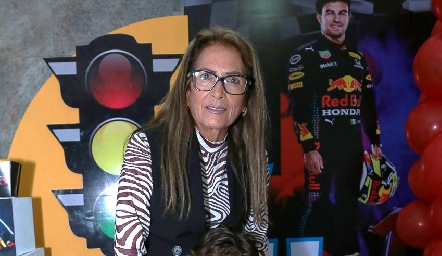  Silvia Tello con su nieto Alejandro Mejía.