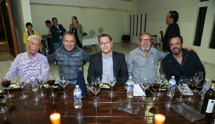  Juan Manuel Arévalo, Héctor Hinojosa, Alfonso Castillo, Manuel Medellín y Rodrigo Medellín.