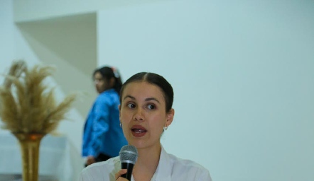  Mildret González.