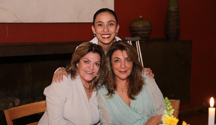 Montserrat Lozano, Lorena Lozano y Nuria Lozano.