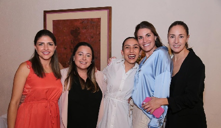  Nuria Hernández, Susana Lozano, Lorena Lozano, Paulet Lozano y María Paula Hernández.