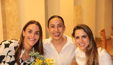  Paulina Lozano, Lorena Lozano y Paulina Aguirre.