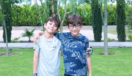  Luciano Medellín y Mateo Medellín.