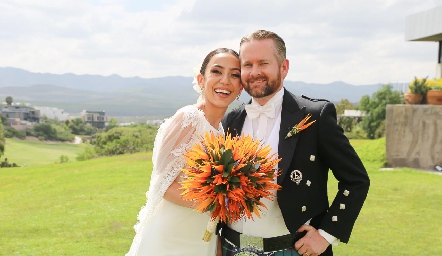  Lorena Lozano y Thomas Dodds, ya son esposos.