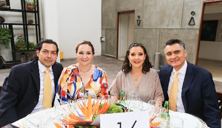  Nicolás Pérez, Marcela Humara, Martha Leticia Pérez y Juan Carlos Gámez.