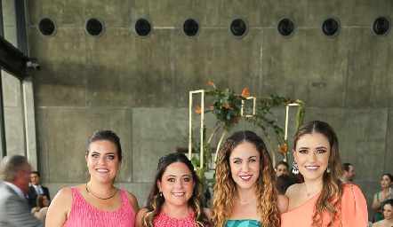  Danitza Lozano, Susana Lozano, Daniela Lozano y María José Hernández.