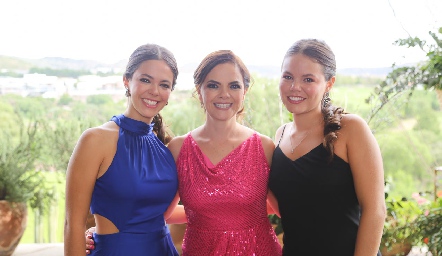  Ana Isa, Montse y Montse Lozano.