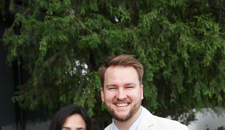  Tania Aguirre y Adam Lopakva.