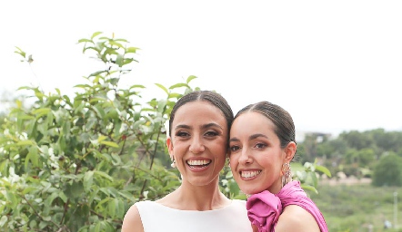  Lorena Lozano y Jimena Vergara.