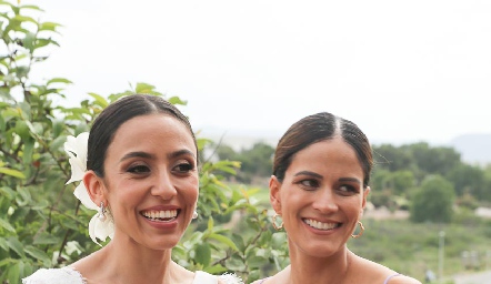  Lorena Lozano y Paulina Quiñones.