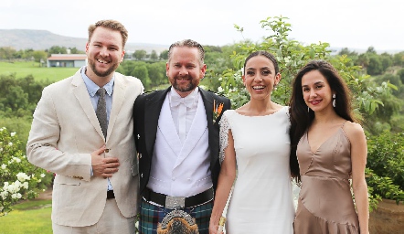  Adam Lopakva, Thomas Dodds, Lorena Lozano y Tania Aguirre.