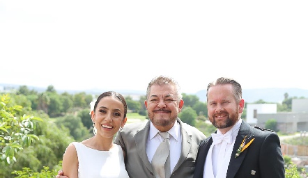  Lorena Lozano, Jaime Lozano y Thomas Dodds.