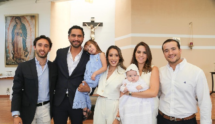  José Julián con sus papás Gerardo González y María José Ascanio y padrinos, José Ascanio, Jimena Colunga y Juan Pablo Aranda.