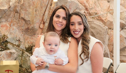  Jimena Colunga, María José Ascanio y José Julián González.