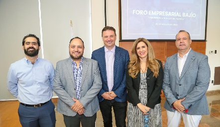  Néstor Garza, Luis Alberto González, Mare Maister, Valeria Uribe y Nazario Huerta.