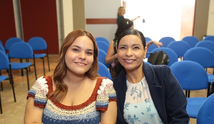  Sarahí Carrizales y Miriam Rodríguez.