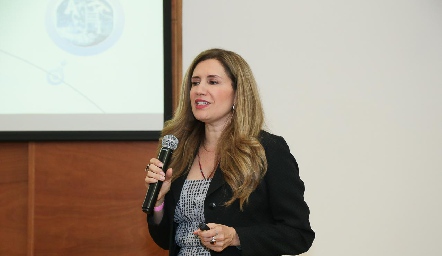  Valeria Uribe.