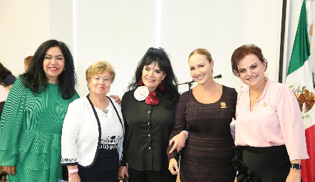  Olga Ríos, Gladis López, Alicia de Ríos, Ivette Bonifaz y Mariel Mora.