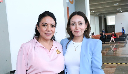  Ivette Larrea y Carina Ondarsa.