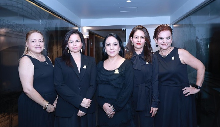  Adriana Aragón, Mónica Rivera, Ivette Larrea, Adriana Díaz y Mariel Mora.